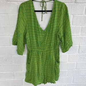Manuhealii Hawaiian Print Green Graphic Printed V-Neck Romper with Pockets sz L